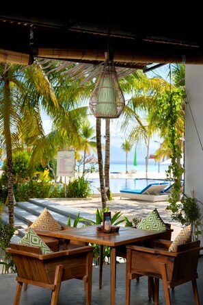 Breakfast, lunch and dinner served