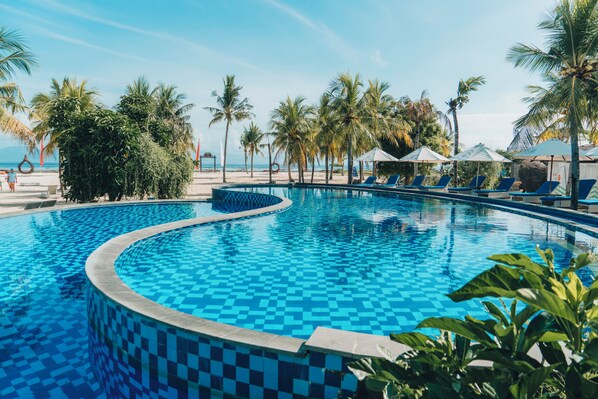 Outdoor pool, pool umbrellas