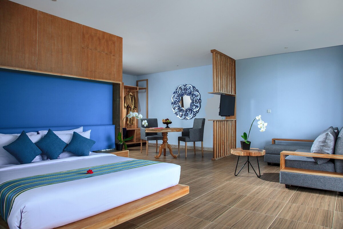 Standard Suite, Beach View | Minibar, in-room safe, desk, free WiFi
