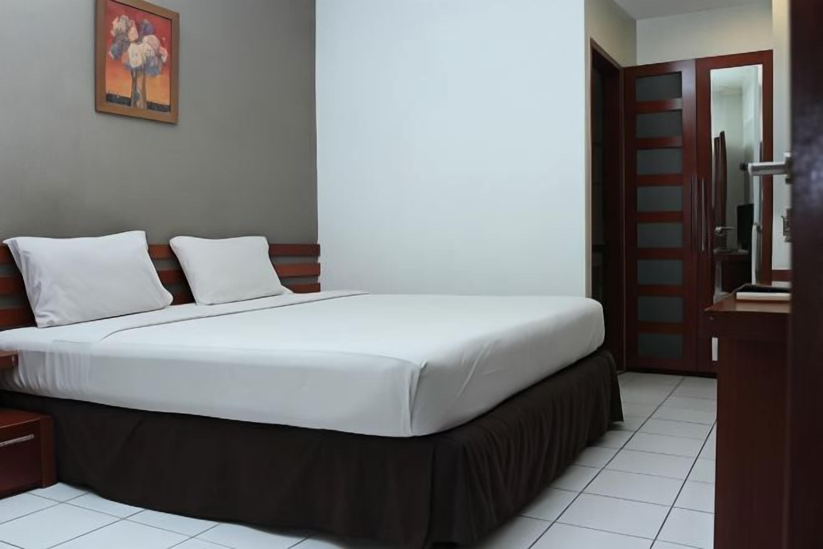 Bureau, Wi-Fi gratuit, draps fournis