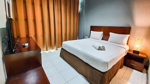 Desk, blackout curtains, soundproofing, free WiFi - N1 Hotel Tanah Abang (Jakarta)