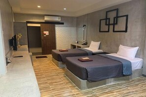 ห้องดีลักซ์ทวิน | โต๊ะทำงาน, ผ้าม่านกันแสง, เตียงเสริม/เปล, Wi-Fi ฟรี