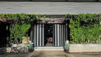 Façana frontal de l'allotjament