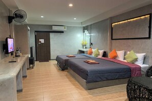 ห้องแฟมิลี่ | โต๊ะทำงาน, ผ้าม่านกันแสง, เตียงเสริม/เปล, Wi-Fi ฟรี