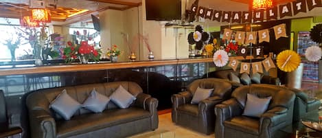 Coin salon dans le hall