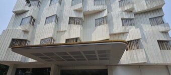 N3 Hotel Zainul Arifin