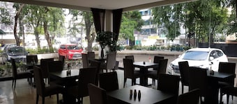 N3 Hotel Zainul Arifin