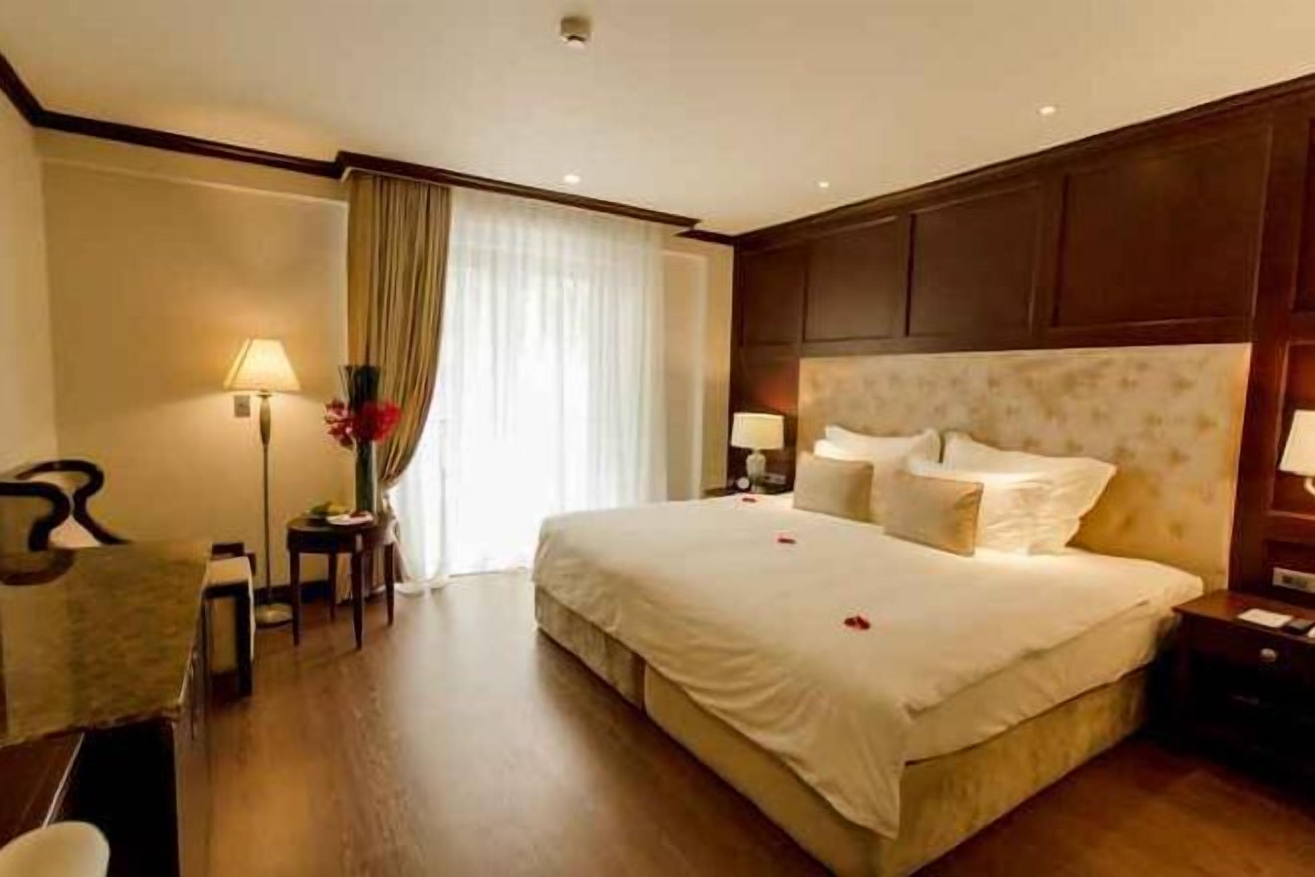 Minibar, in-room safe, desk, blackout drapes