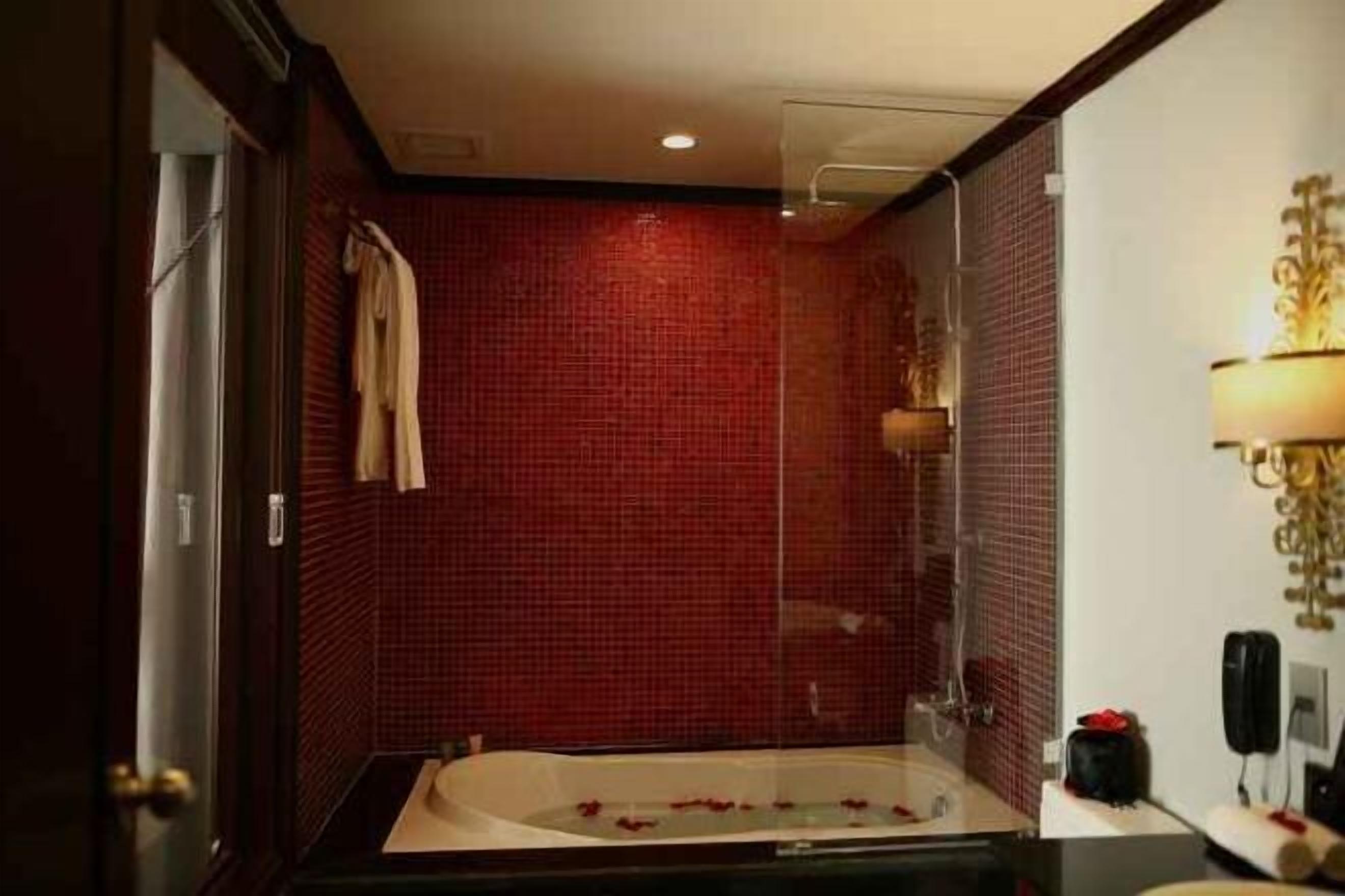 Bagno | Set di cortesia gratuito, asciugacapelli, accappatoio, pantofole