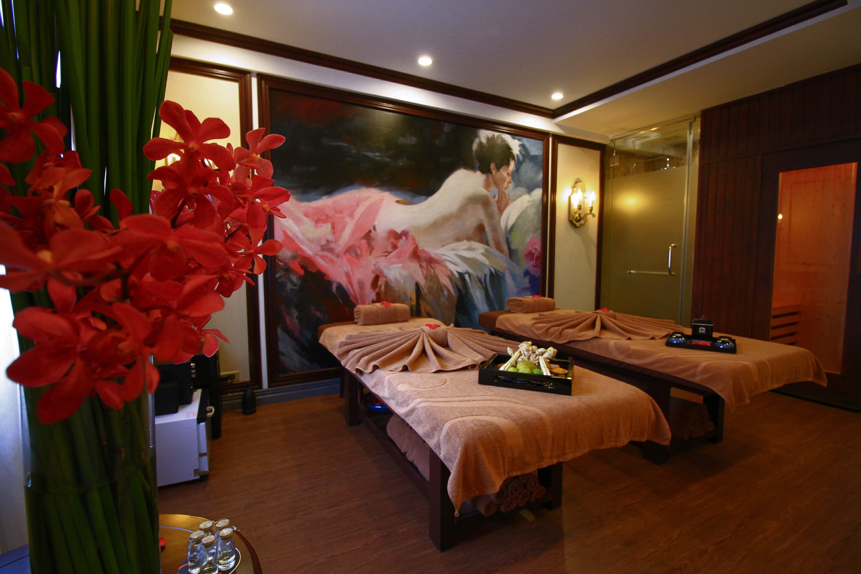 Couples treatment rooms, hot stone massages, deep-tissue massages