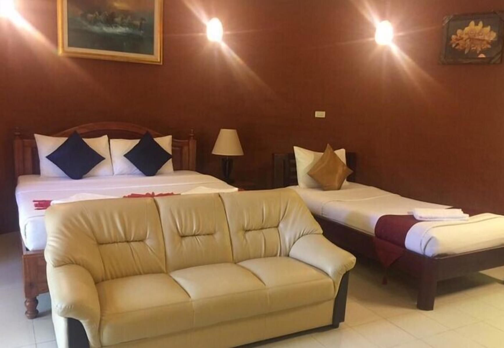 Minibar, individuelt dekorert, individuelt innredet og skrivebord