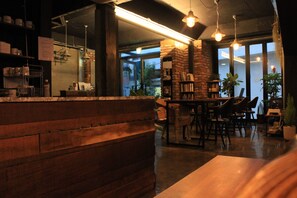 Free daily continental breakfast  - Good Day Mate Hostel (Busan)