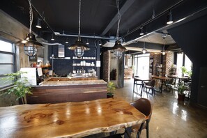 Free daily continental breakfast - Good Day Mate Hostel (Busan)