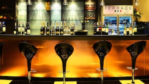 Bar (on property) - Bubble Space - Hostel (Bangkok)