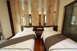 Minibar, in-room safe, desk, blackout drapes - The Home Hotel (Mandalay)