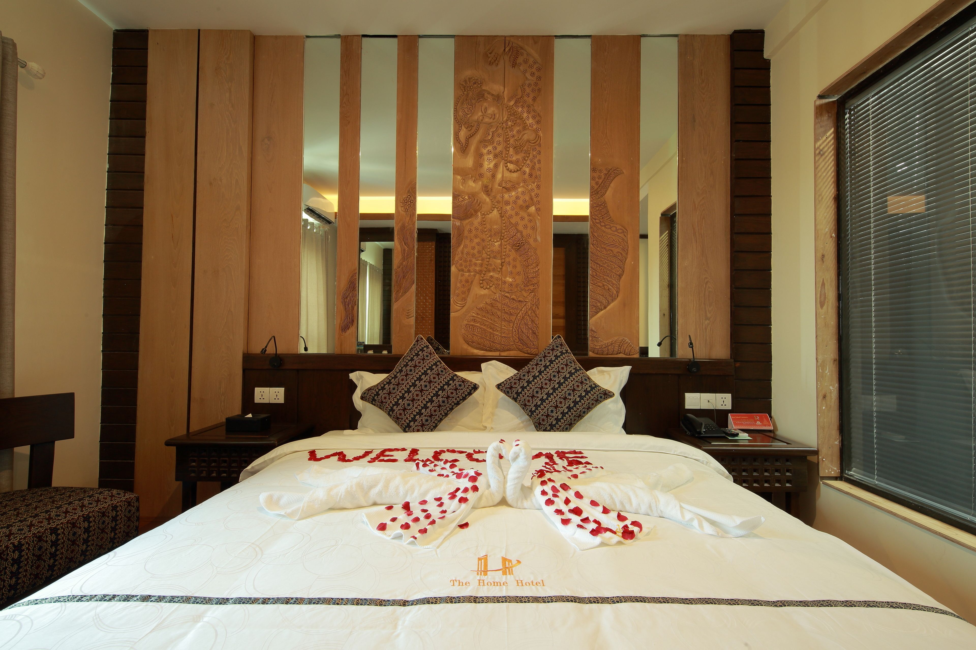 superior double room | minibar, in-room safe, desk, blackout curtains