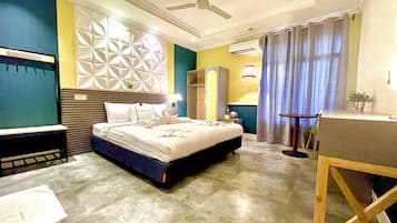 In-room safe, desk, soundproofing, iron/ironing board