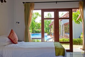Free minibar, desk, blackout drapes, rollaway beds - Ardea Resort Pool Villa (Amphawa)