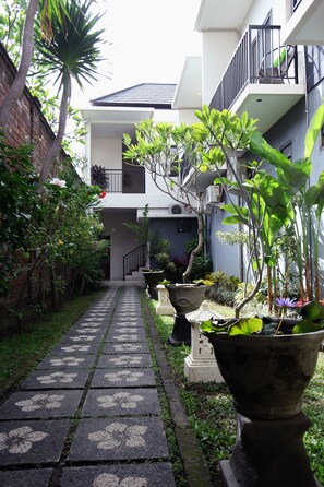 Property grounds - Cameng Homestay (Denpasar)