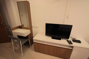 デスク、WiFi (無料)