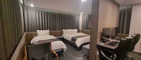 Suite | Egyptian cotton sheets, hypo-allergenic bedding, down comforters