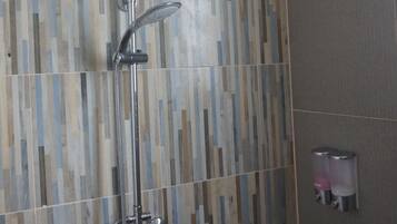 Villa | Bathroom shower