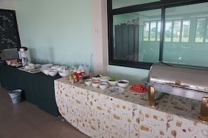 Desayuno todos los días (con cargo)