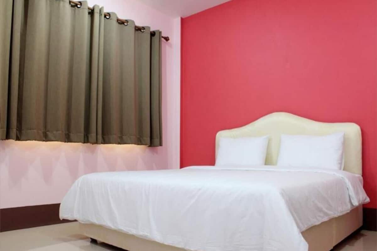 デスク、WiFi (無料)、ベッドシーツ