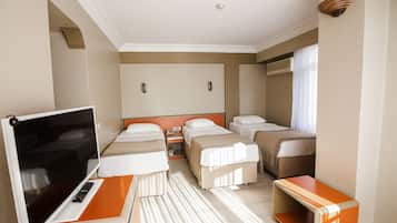 Standard Triple Room | Premium bedding, minibar, desk, free WiFi