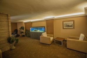 Lobby sitting area - Sahinler Hotel (Istanbul)