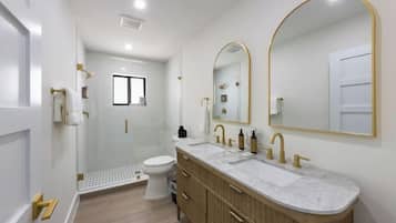 1 habitación, ropa de cama de alta calidad y camas con pillow-top