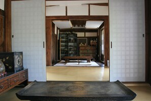 Sistema de insonorización, wifi gratis y ropa de cama