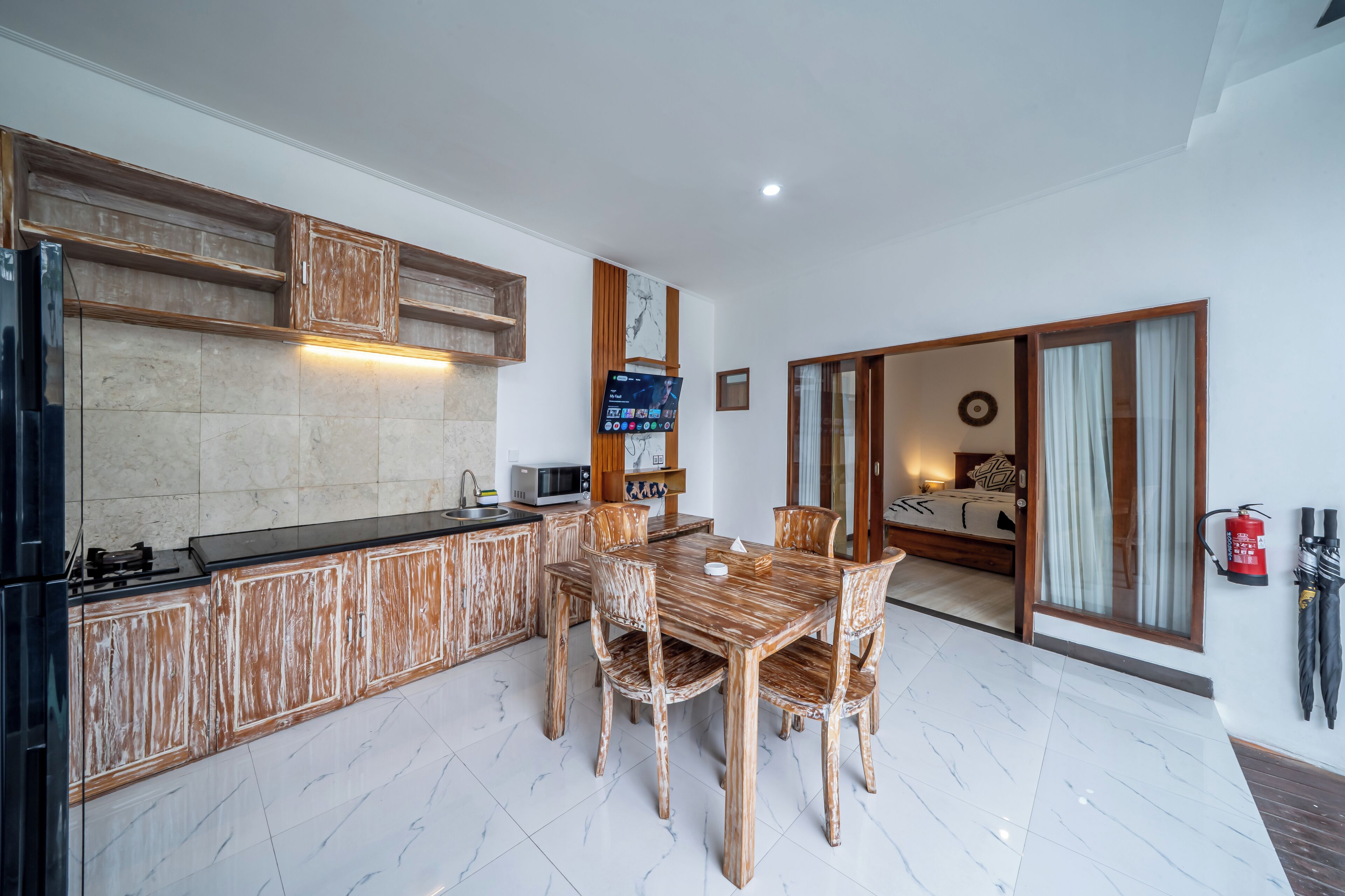 Biệt thự, 1 phòng ngủ, hồ bơi riêng | Bếp riêng | Tủ lạnh, ấm điện, lò nướng bánh mì, dụng cụ nấu nướng/bát dĩa/dao nĩa 