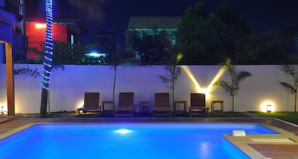 Paragon Hotel