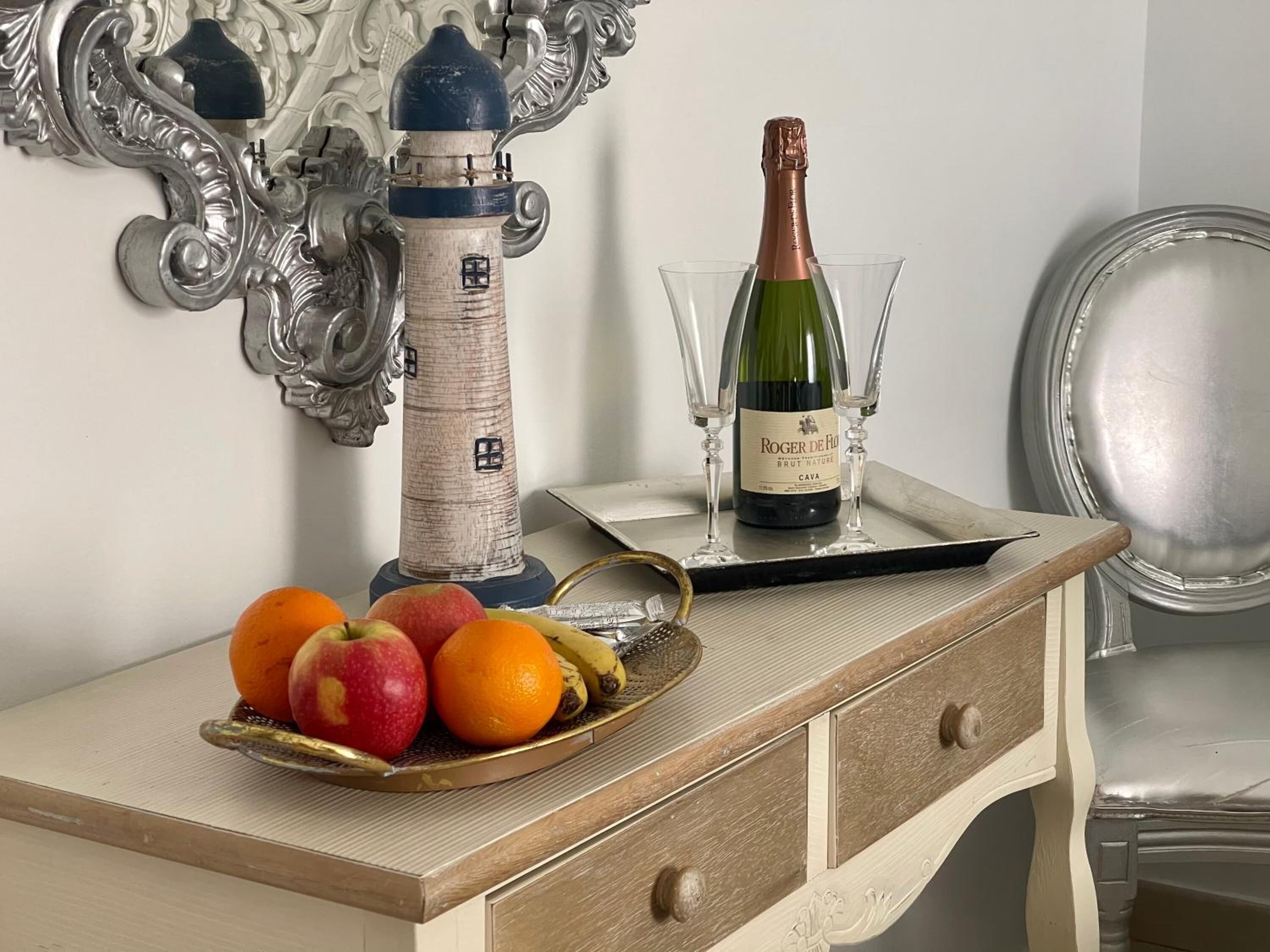 fridge, microwave, oven, coffee/tea maker