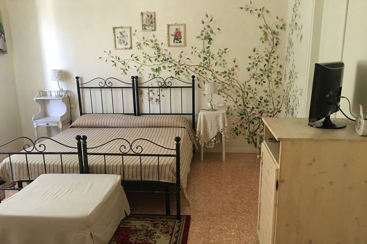 Superior Double Room, Garden View | Desk, cribs/infant beds, rollaway beds, free WiFi