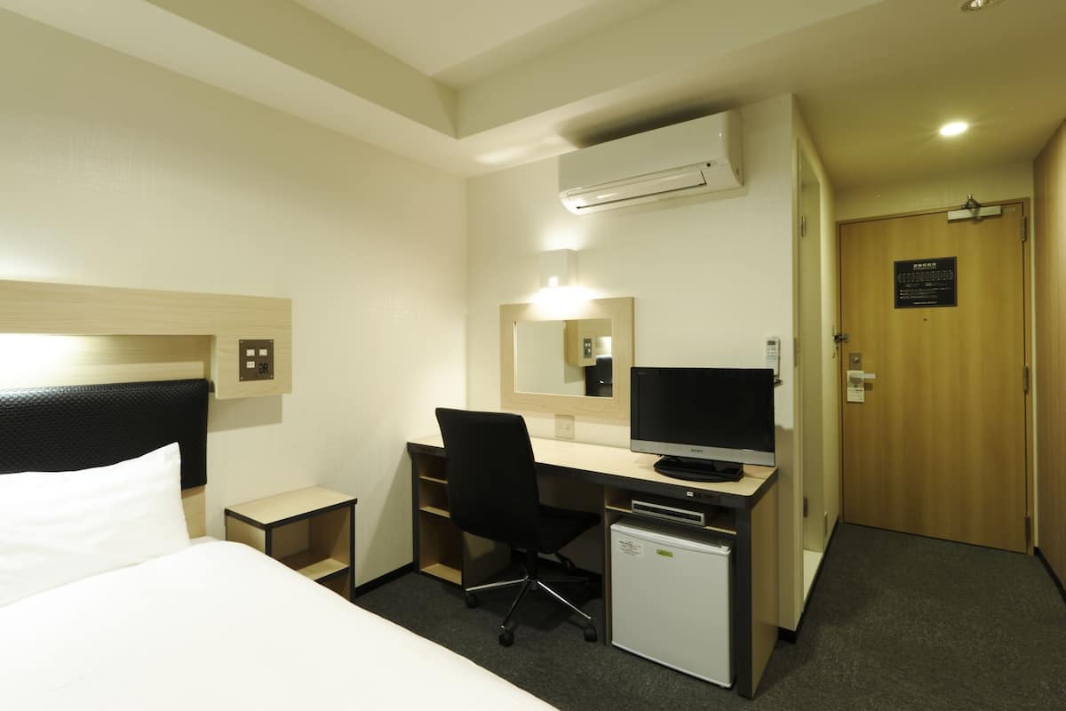ผ้านวมขนเป็ด, โต๊ะทำงาน, ผ้าม่านกันแสง, Wi-Fi ฟรี