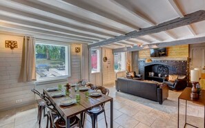 Dining - Au Refuge des 3 Ours (Essuiles)