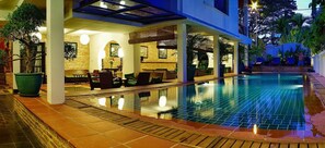 Indoor pool, outdoor pool - Villa Silk Road Hotel (Phnom Penh)