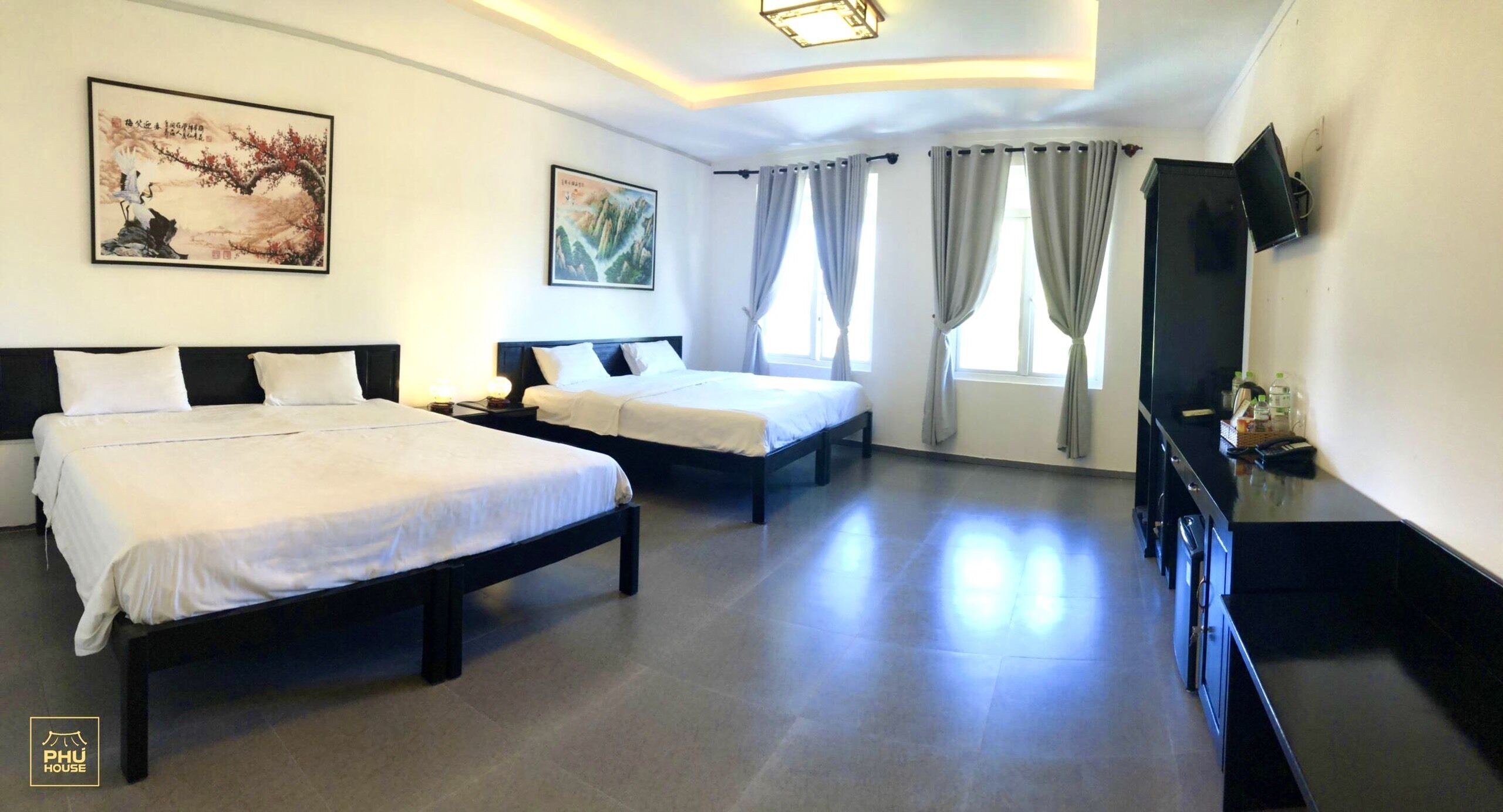 deluxe room, 1 bedroom | in-room safe, blackout curtains, rollaway beds, free wifi