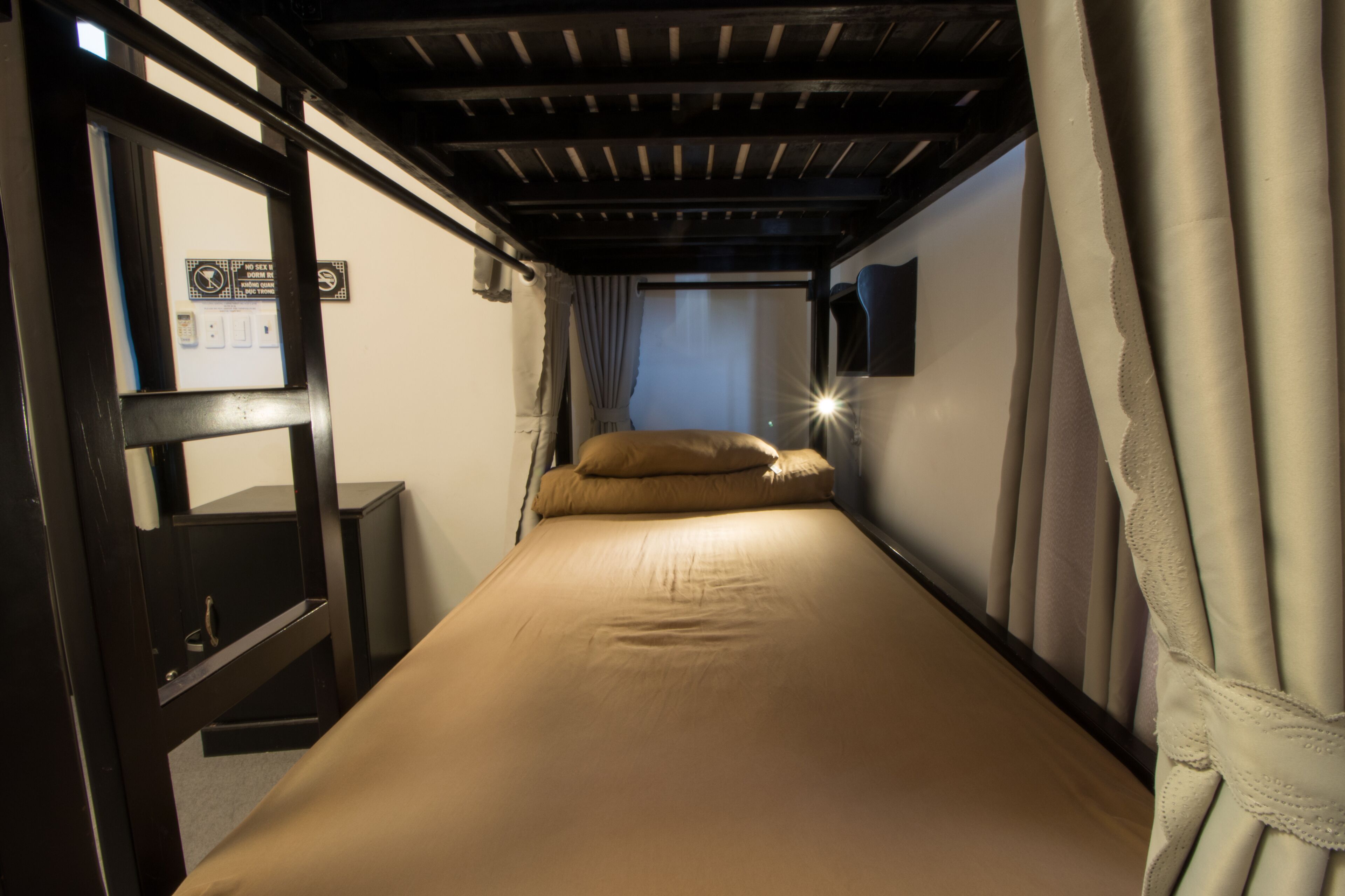 deluxe room, 1 bedroom | in-room safe, blackout curtains, rollaway beds, free wifi