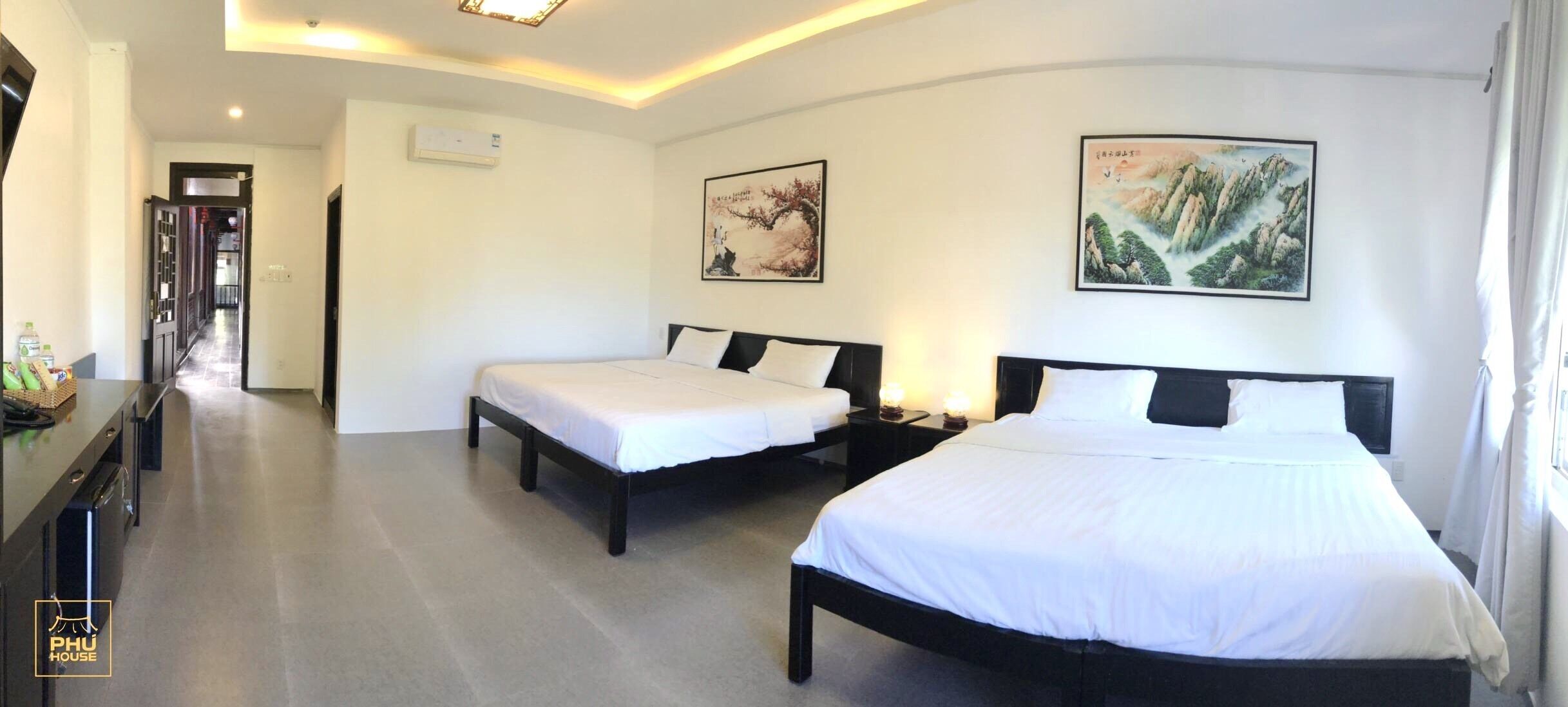 Deluxe Room, 1 Bedroom | In-room safe, blackout drapes, rollaway beds, free WiFi
