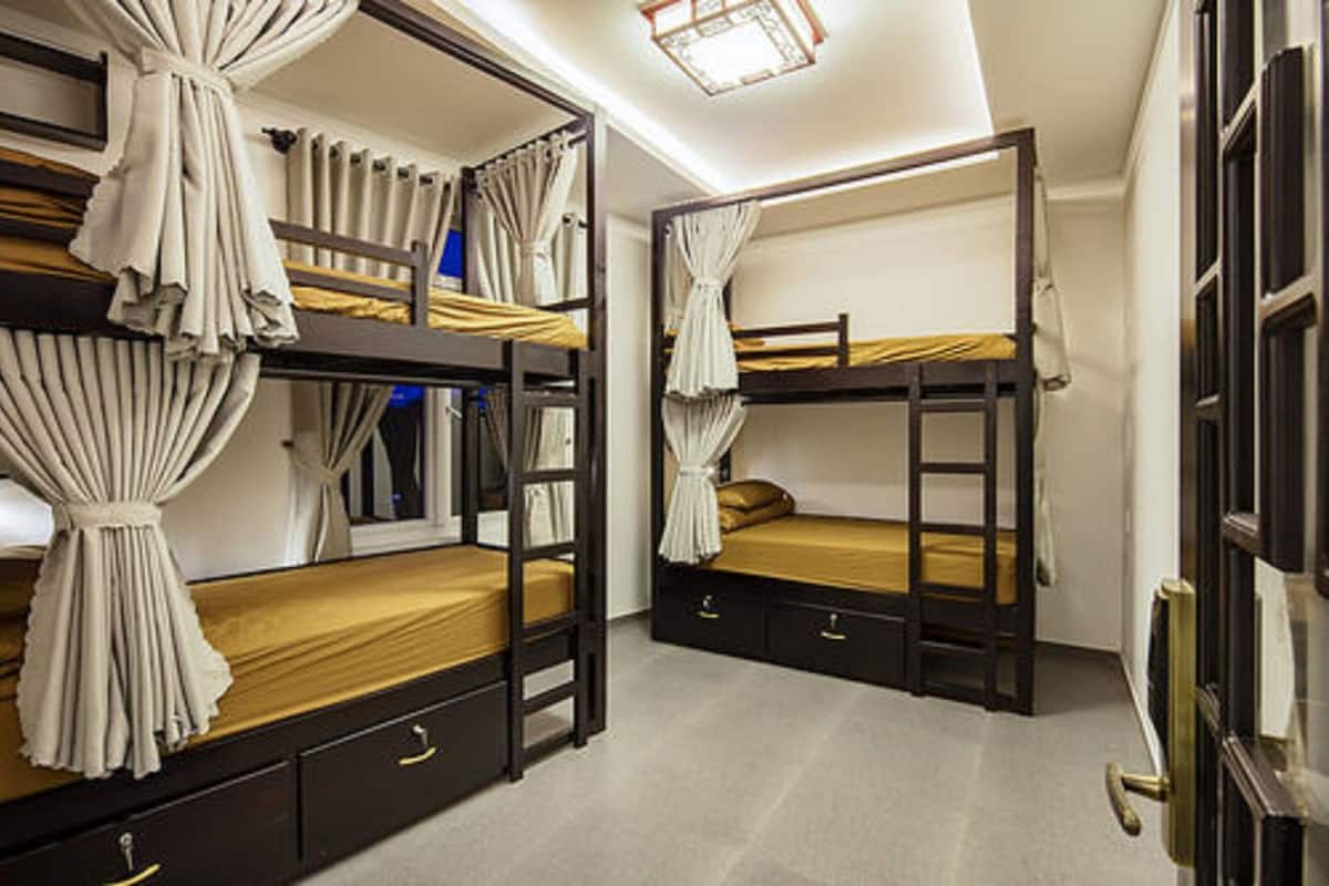 4-Bed Mixed Dorm, Ocean View