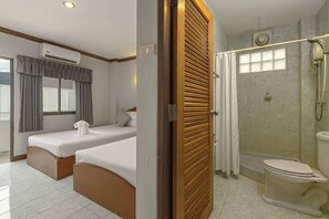 Deluxe Twin Room | Bathroom