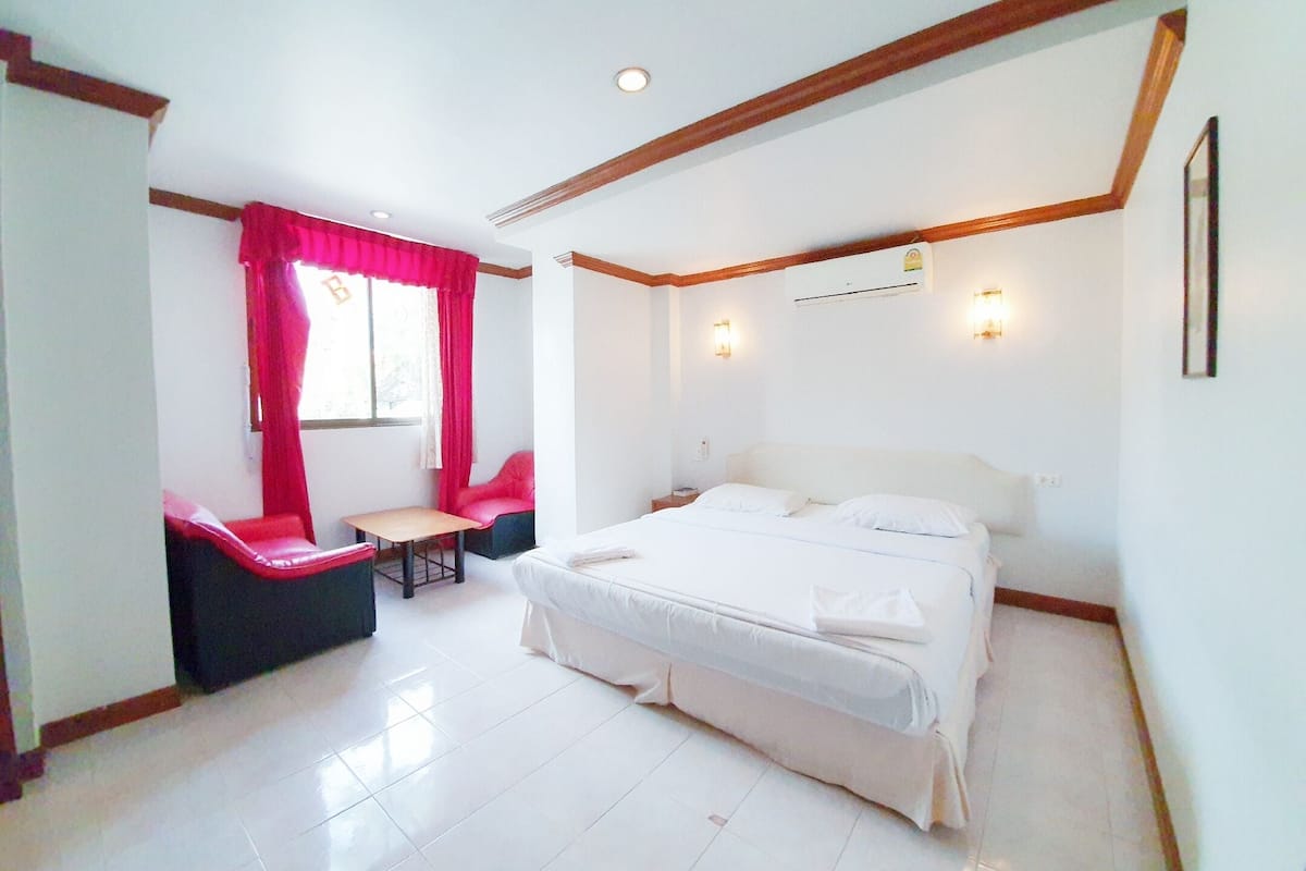 Deluxe Room, Window