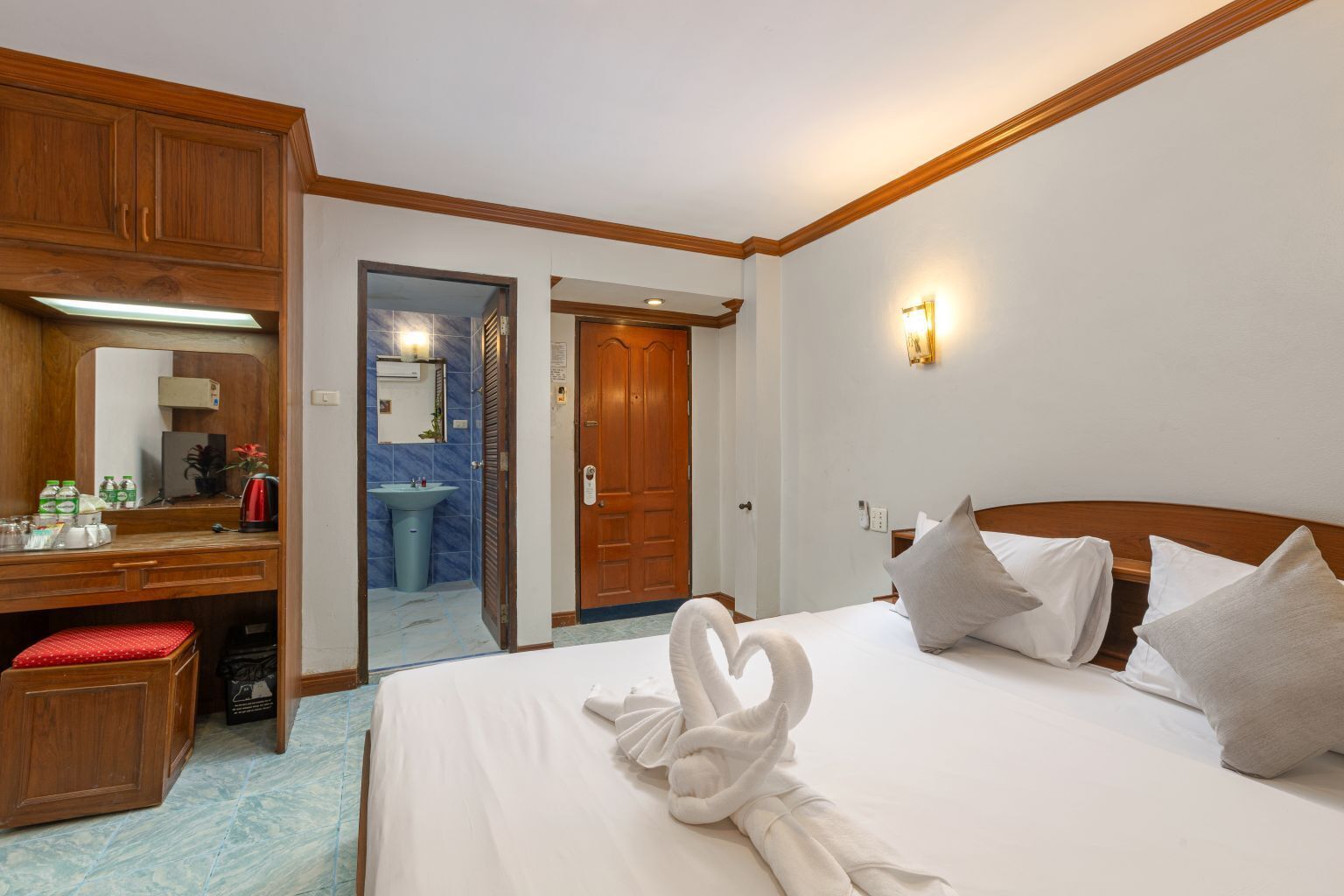 Dobbeltrom – superior | Minibar (inkludert), safe på rommet, individuelt dekorert og skrivebord