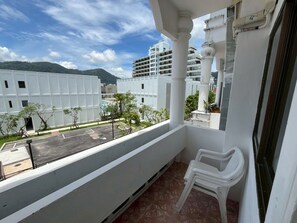 Deluxe Twin Room | Terrace/patio - Break Point Patong Hotel (Patong)