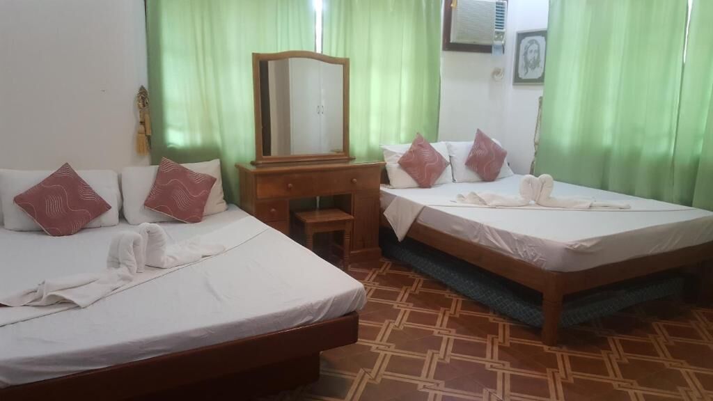 family single room, 2 double beds | free wifi