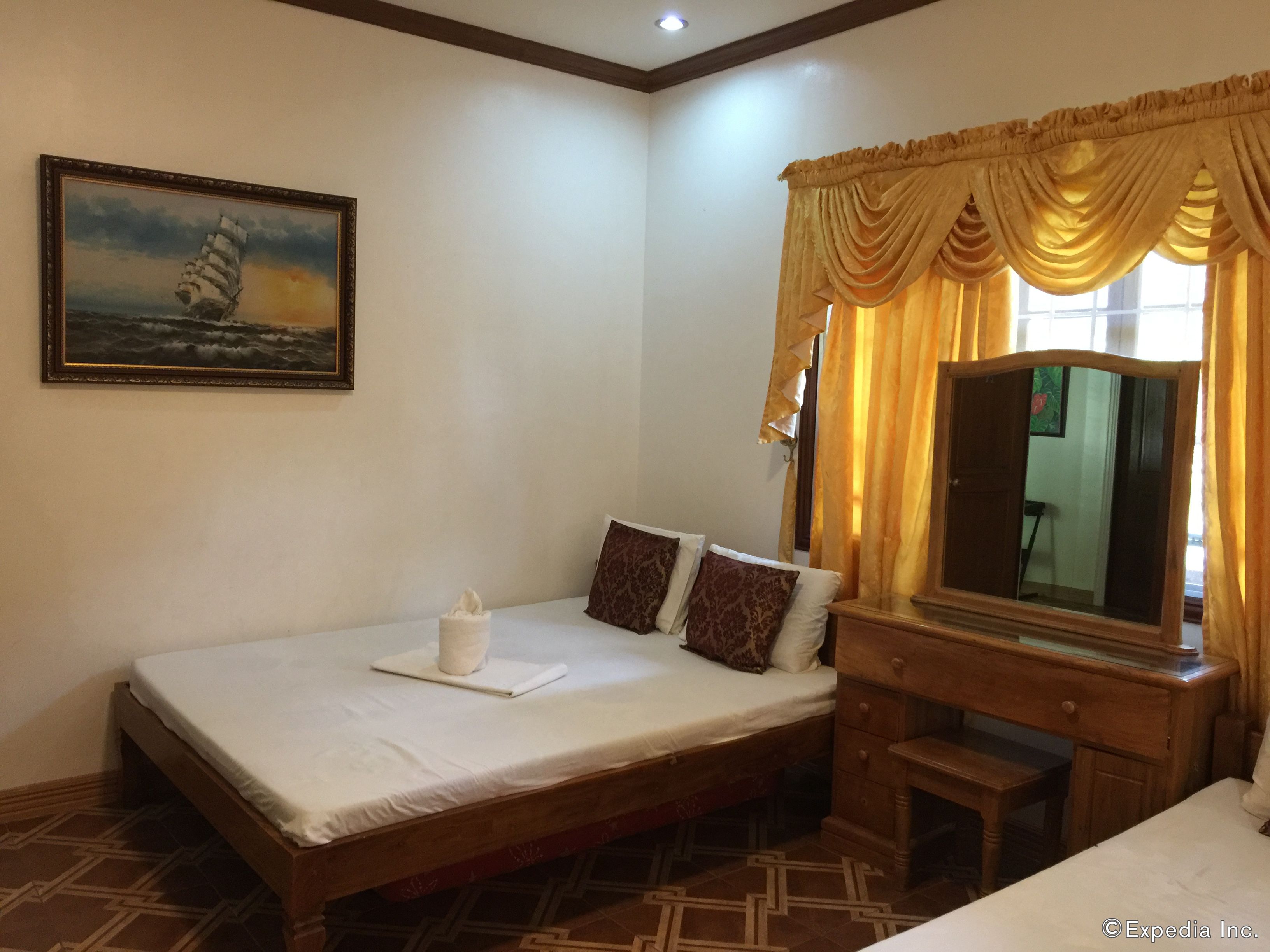 family single room, 2 double beds | free wifi