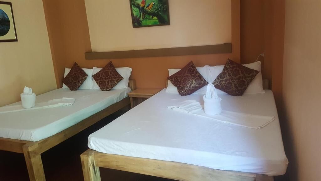 family single room, 2 double beds | free wifi